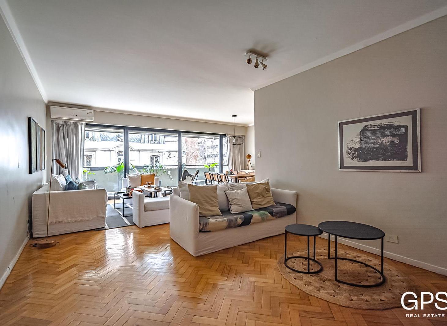 Foto de EXCELENTE PISO AL FRENTE CON BALCÓN En RECOLETA – Av. Callao y Las Heras, imagen 1