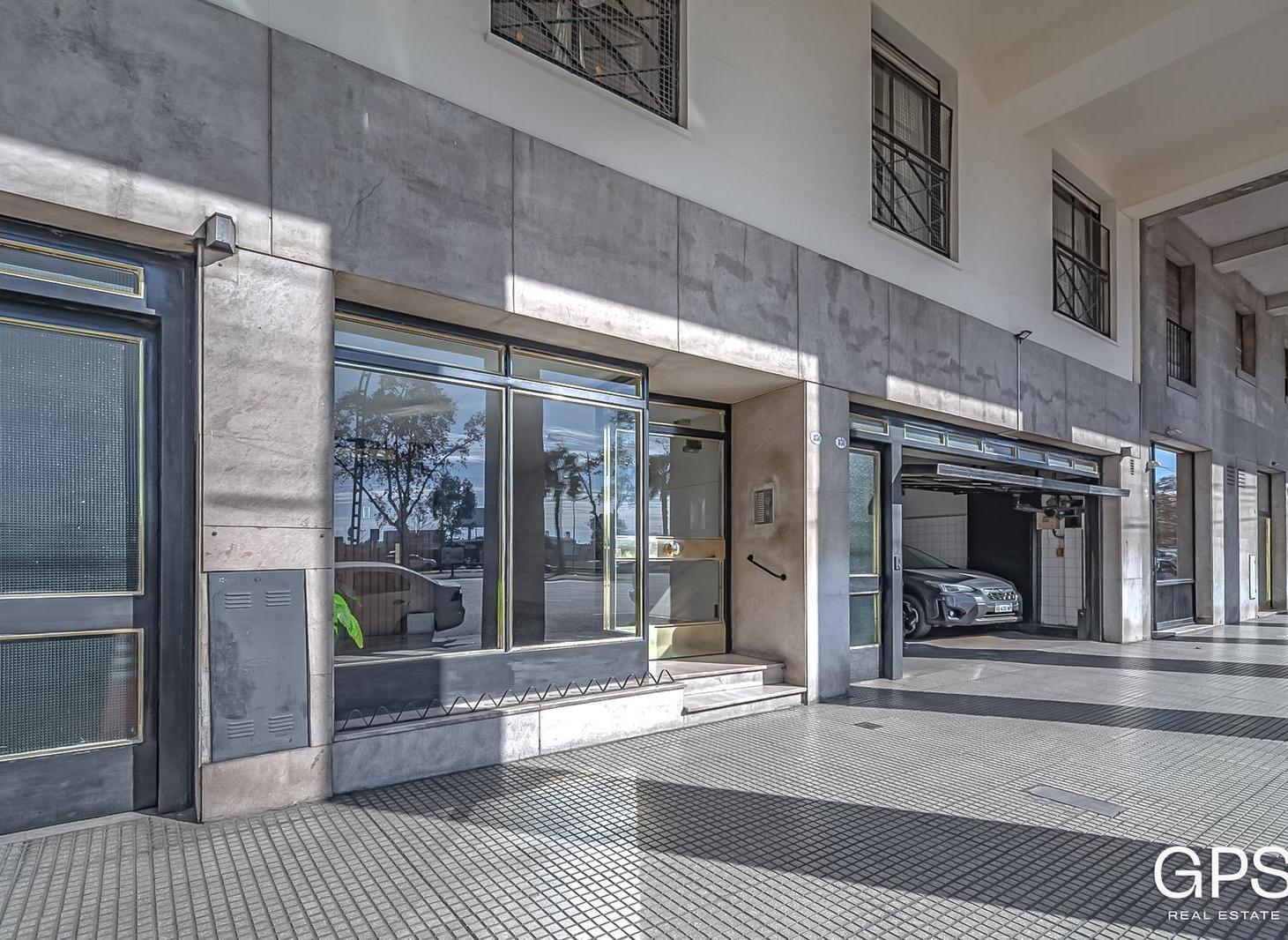 Foto de Muy buen departamento en Av. Libertador con COCHERA - PISO ALTO con, imagen 1