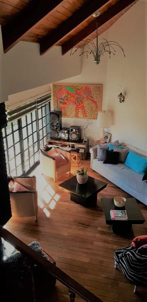 Venta. Saavedra. Jaramillo 3700. Excelente Casa 3 Dorm con Dep. Jardin. Piscina. 2