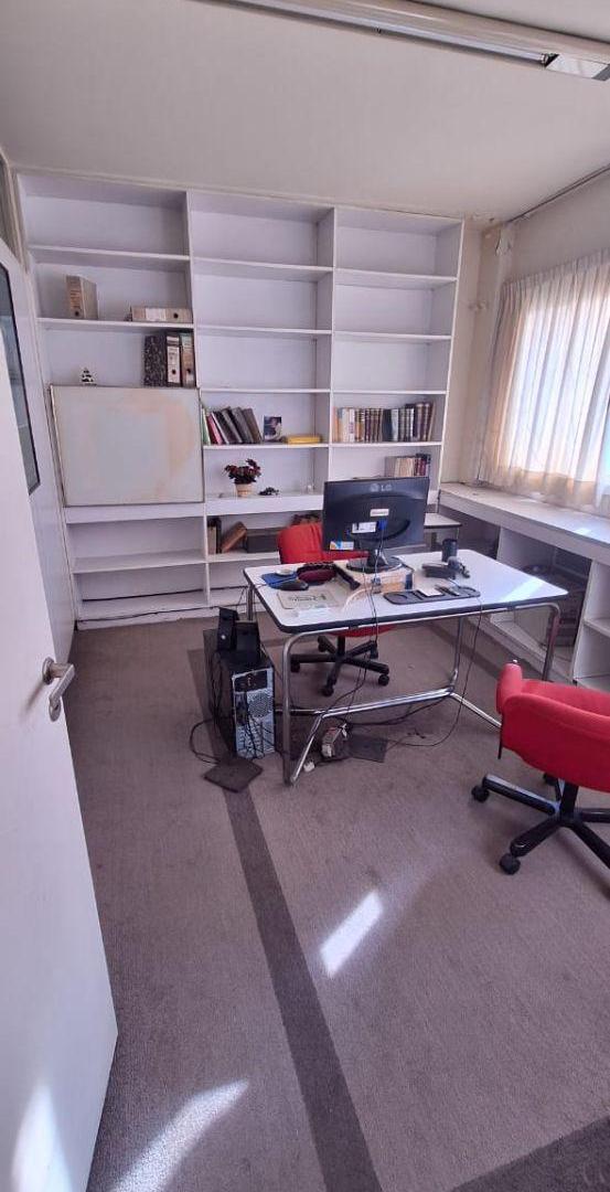 Foto de Recoleta. Av. Cordoba 1800. Oficinas o consultorios. 6 amb. APTO PROF, imagen 1