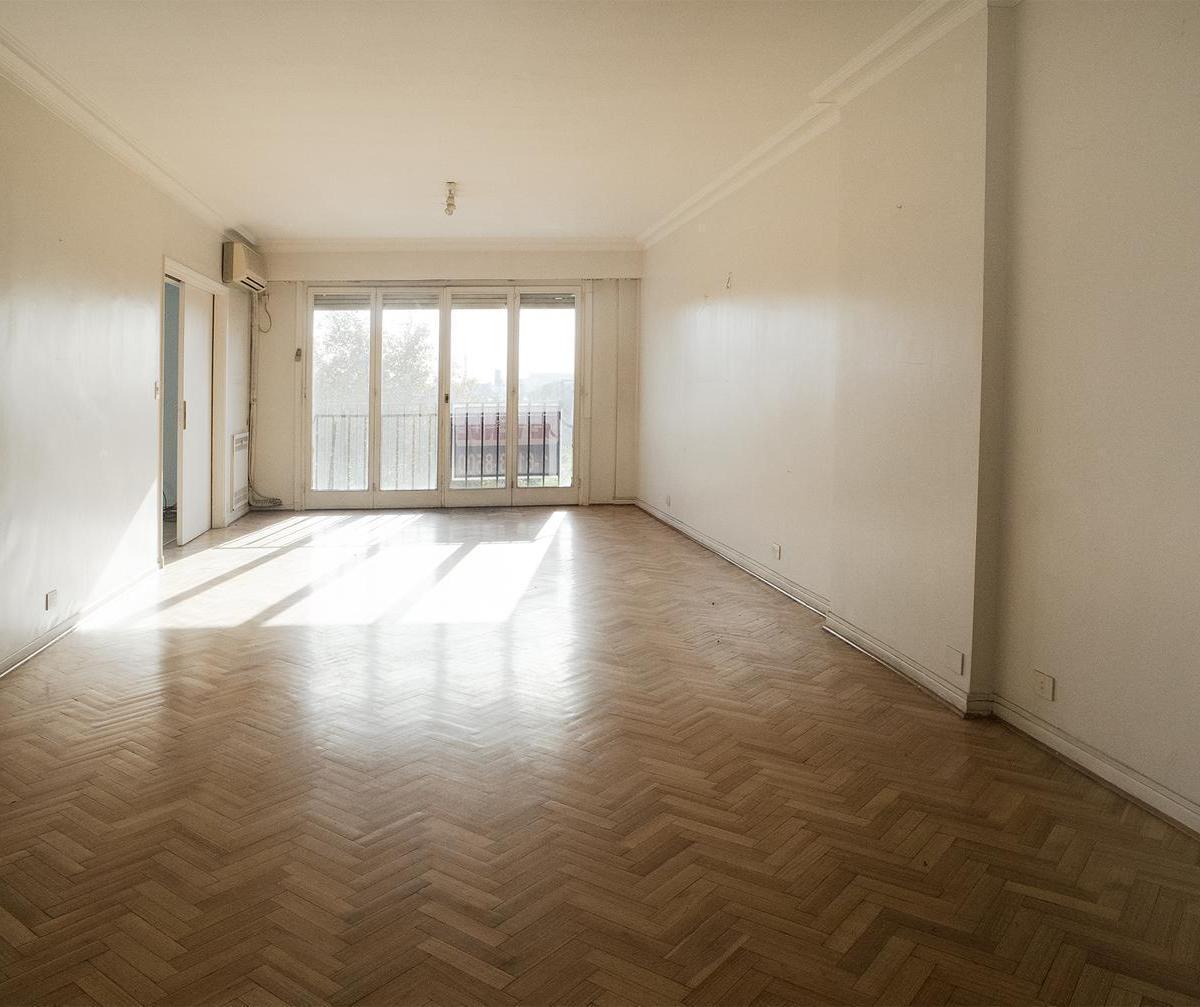 Departamento con Vista Al Parque Thays y Cochera 4