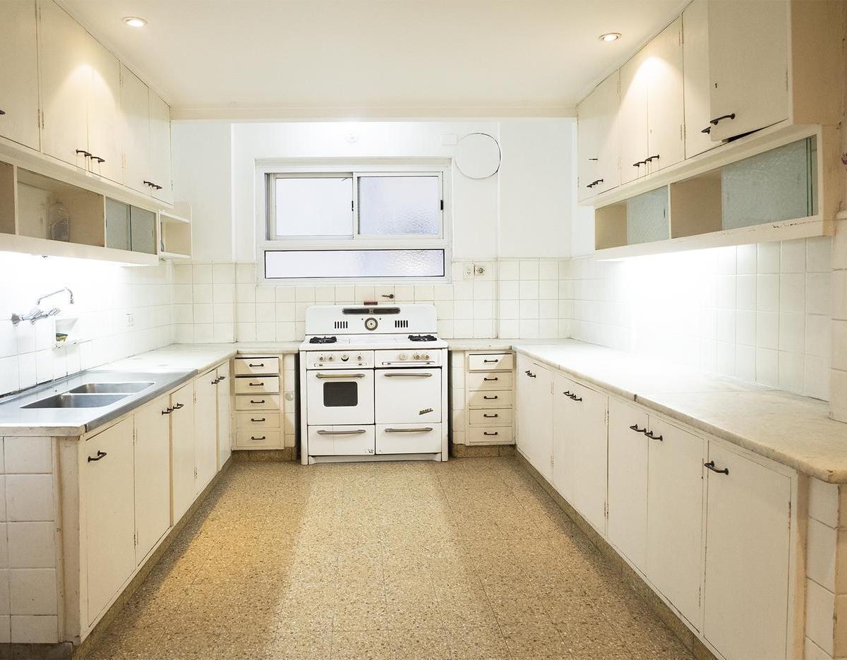 Departamento con Vista Al Parque Thays y Cochera 1