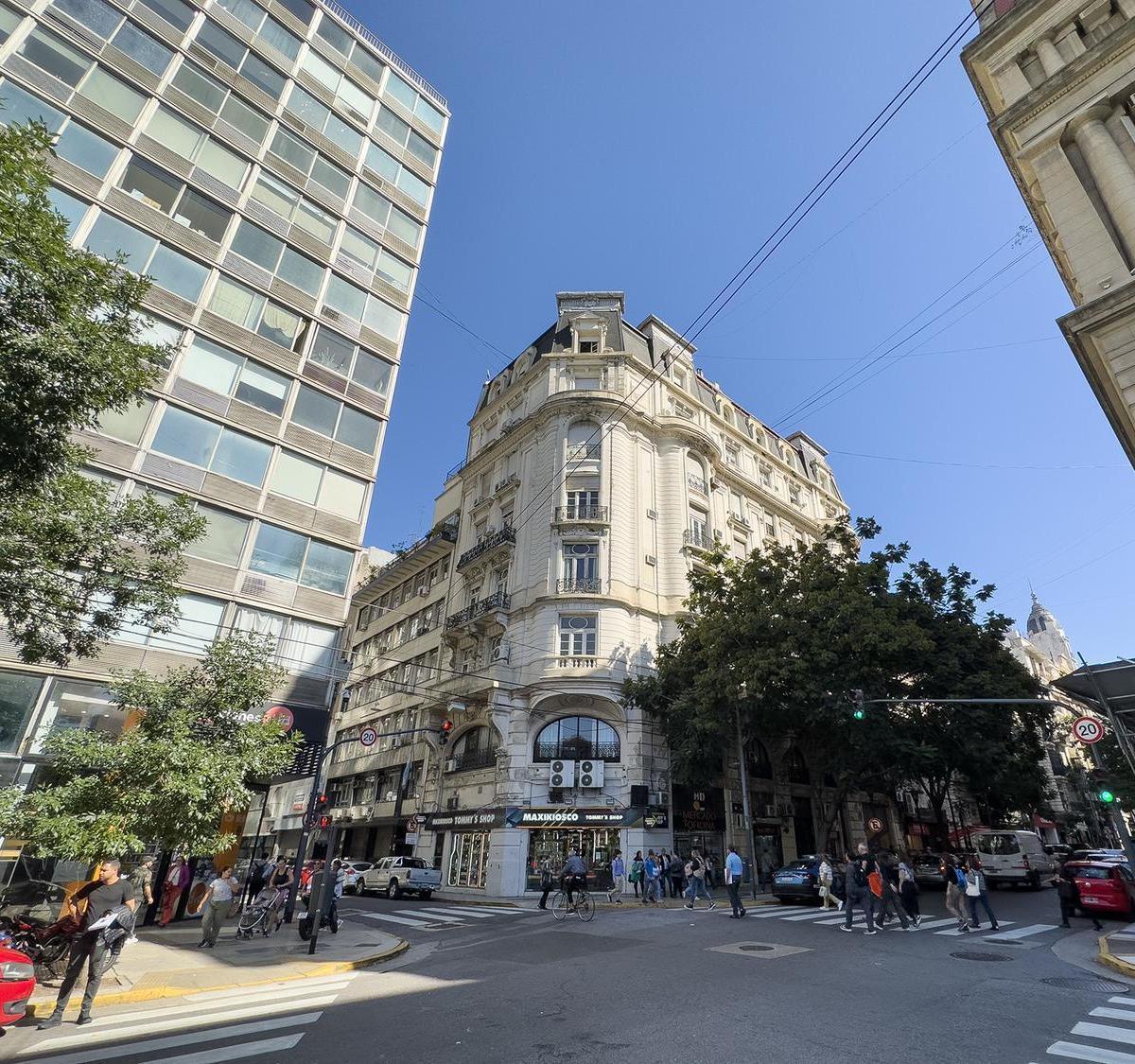 Señorial Oficina en Edificio Frances en Tribunales 4