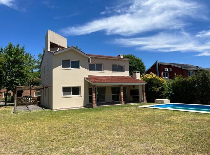 Casa en venta en Los Pilares (con renta hasta octubre de 2026)