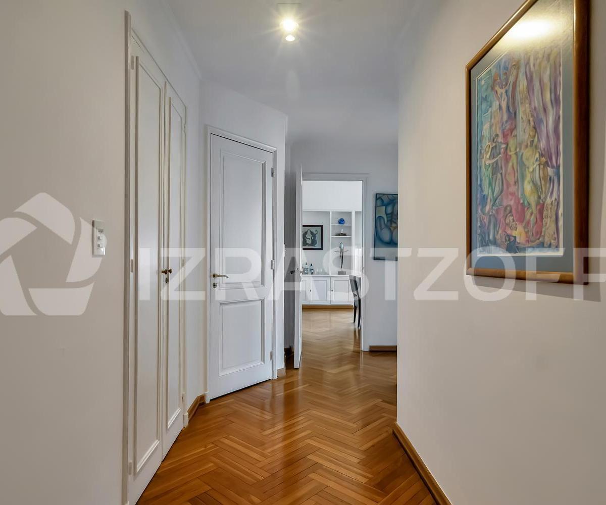 Departamento en Retiro, Seis Ambientes y Dos Cocheras Fijas. 4