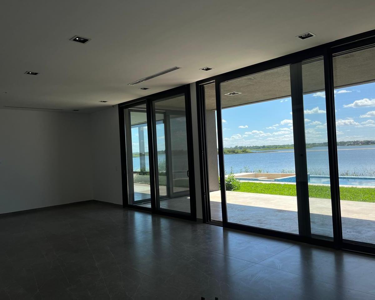 Casa en venta a la Laguna. Puertos. Barrio Marinas