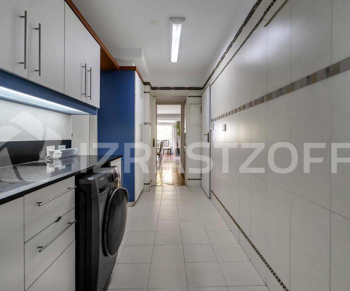 Departamento en venta en Alto Palermo. 5 ambientes reciclado con cochera