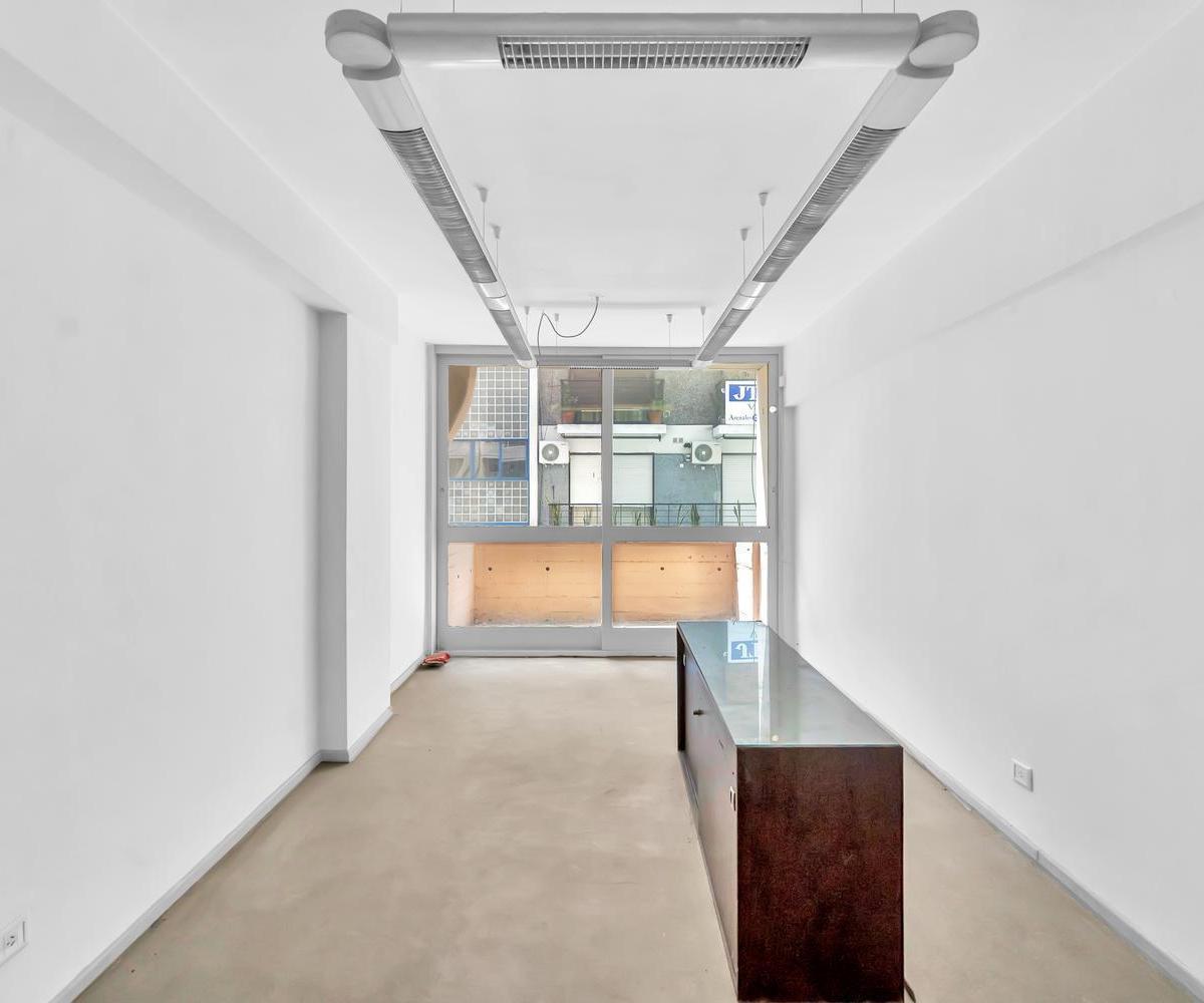 Oficina de 245 m². Incluye Dos Cocheras. 3