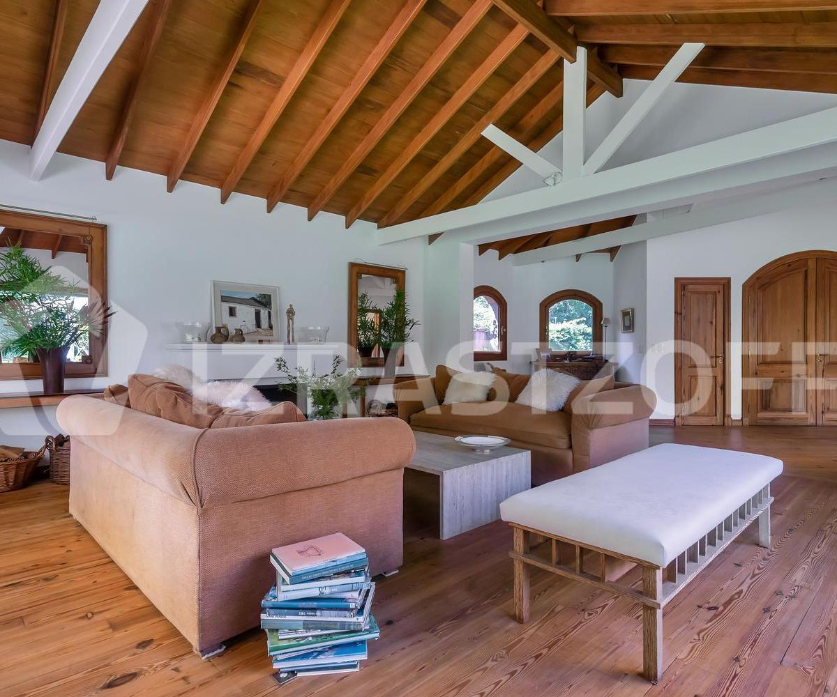 Casa en Lomas de San Isidro 1