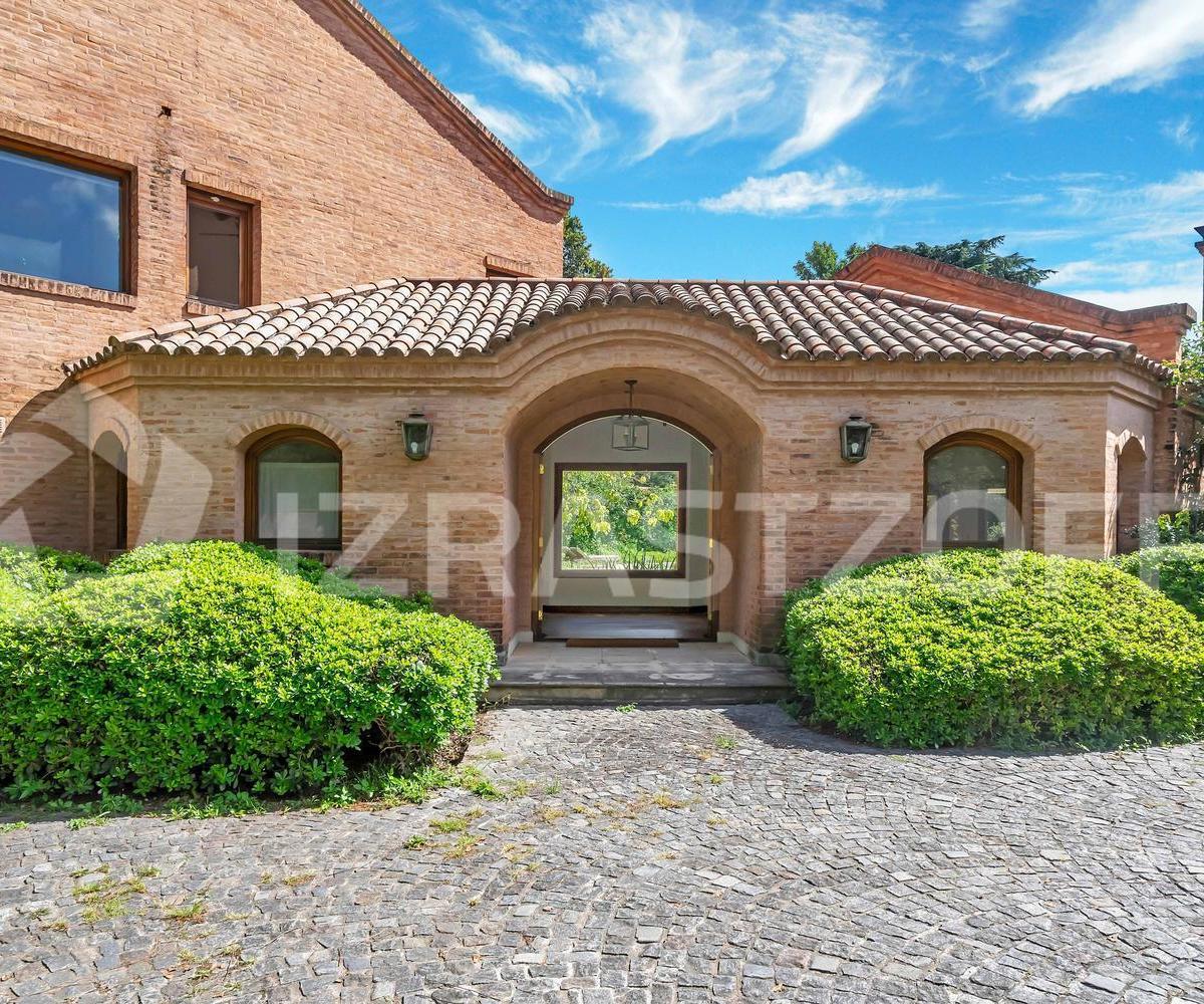 Casa en Lomas de San Isidro 1