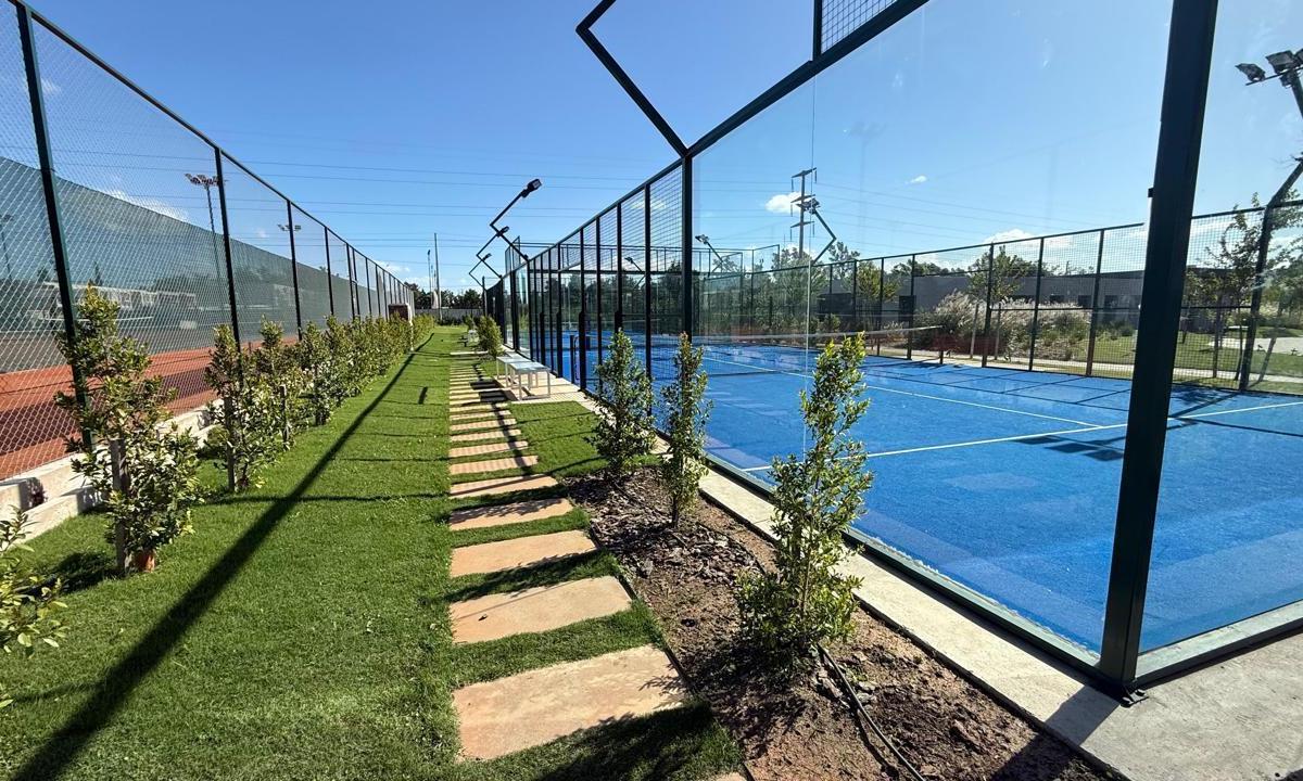 Terreno central en venta en Los Cardos