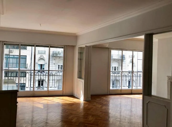Departamento de 5 ambientes en venta Recoleta. 2