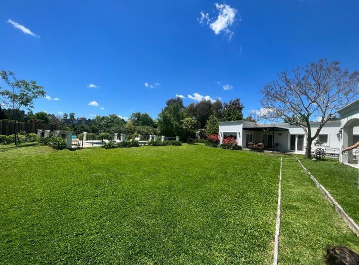 Casa en Estancia de Pilar en alquiler temporario, 6 dormitorios 2