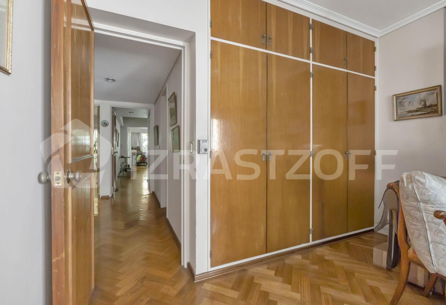 Departamento en Recoleta en venta de 4 ambientes con 2 cocheras