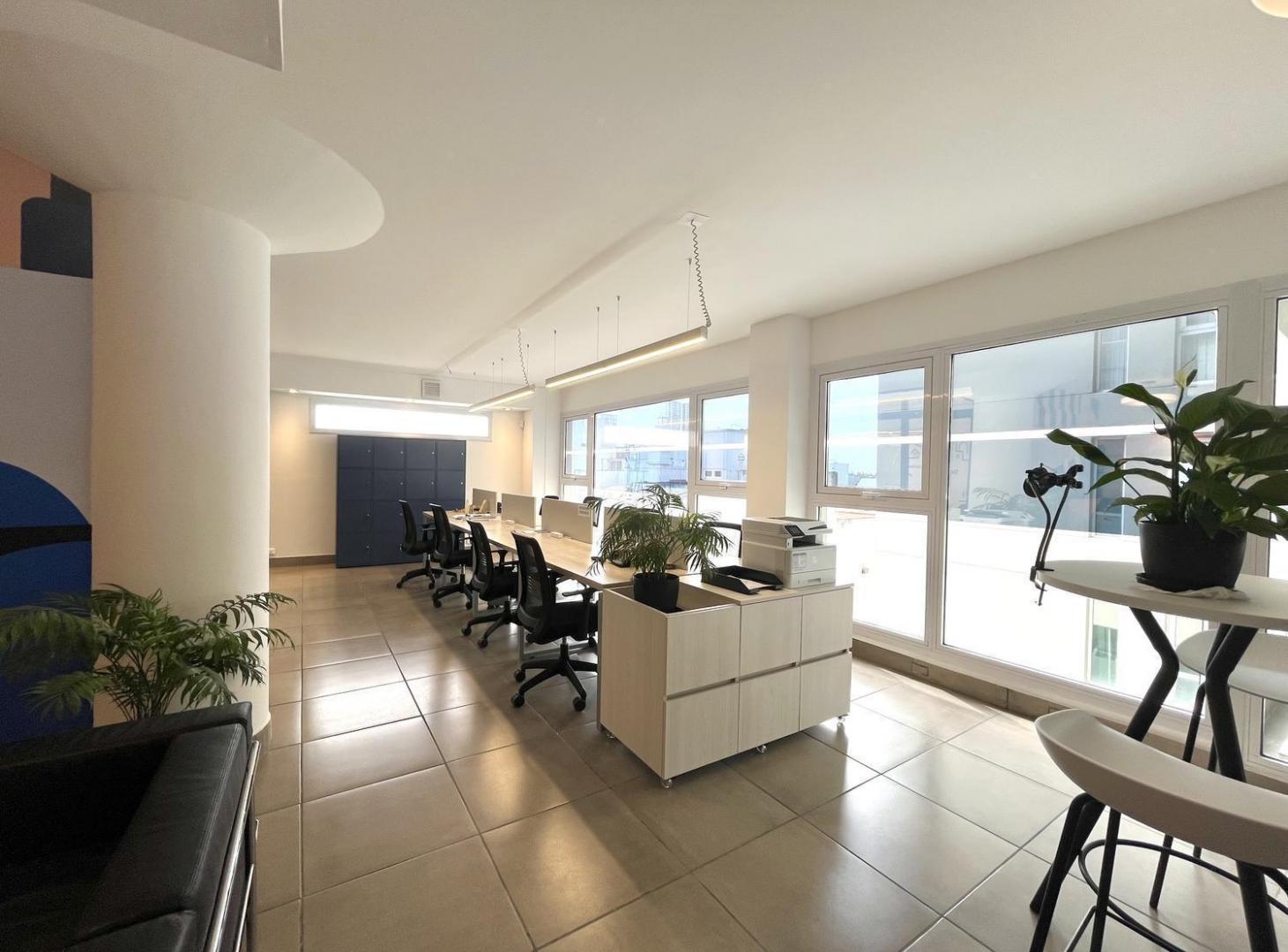 Venta Oficina o Apto Profesional en Belgrano 80 m2 muy luminosa con renta