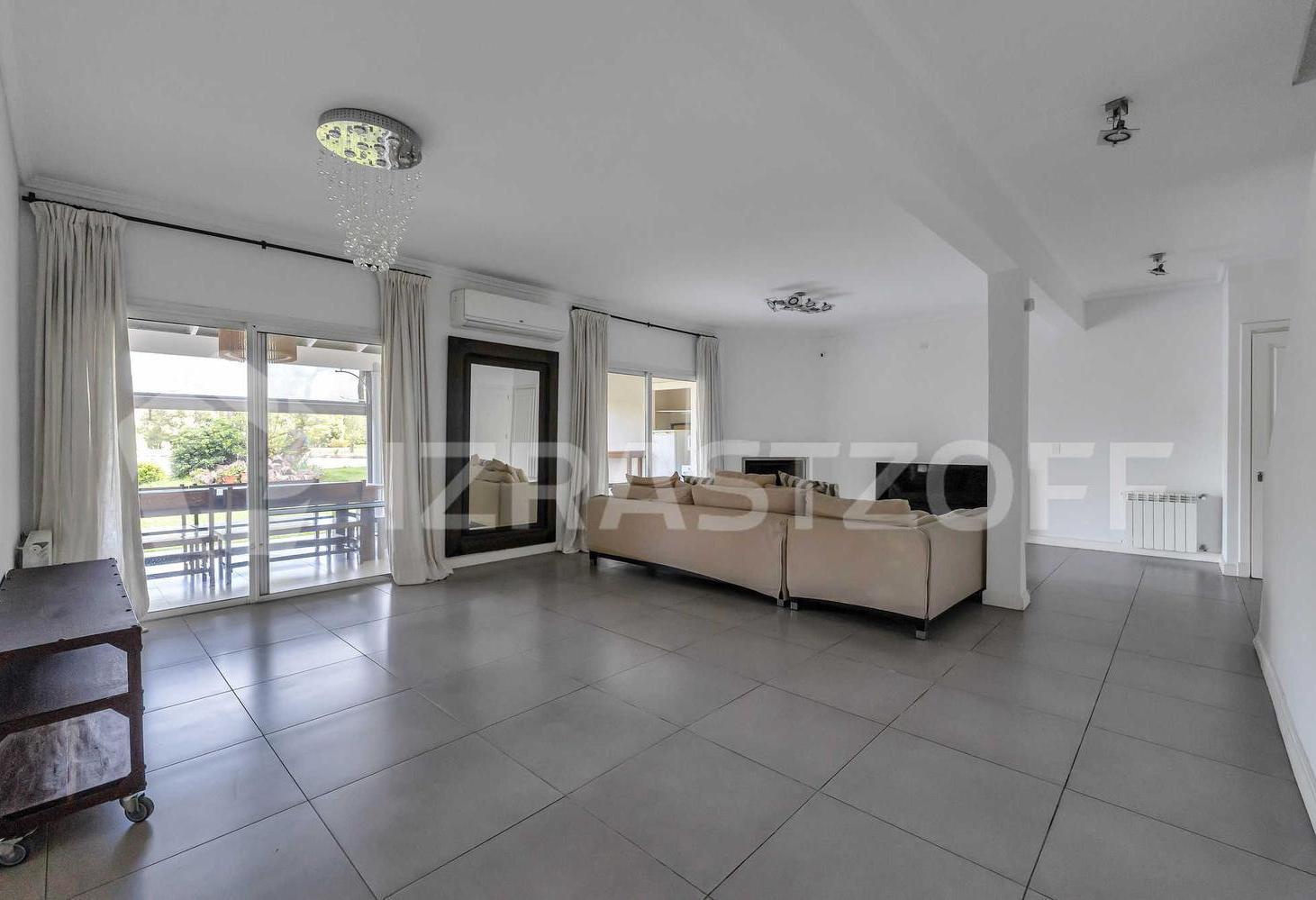 Foto de Duplex en Farm Club vista al lago, 3 dormitorios, playroom y escritorio en ALQUILER ANUAL C/MUEBLES, imagen 4