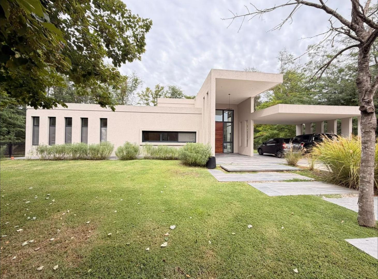 Espectacular residencia en Estancias del Pilar, sector Golf