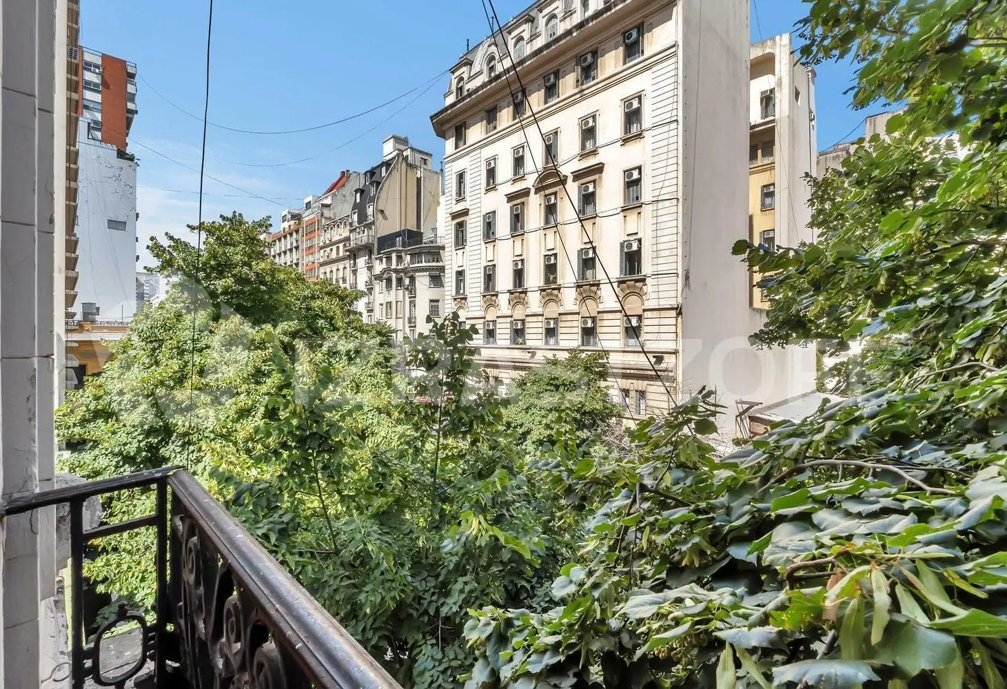 Departamento estilo francés en venta enTribunales, apto profesional en venta. 13 ambientes 5