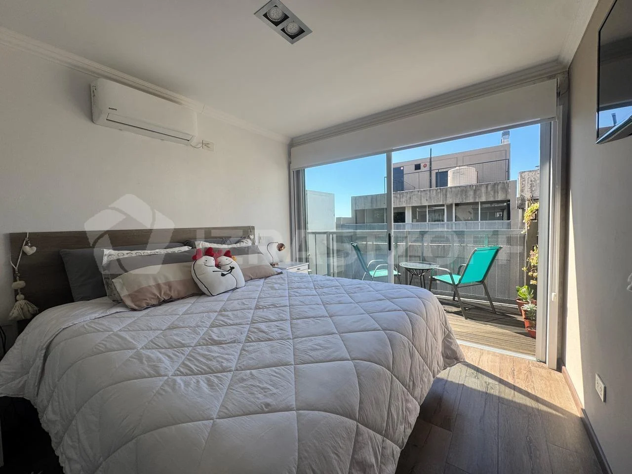 Venta Moderno Departamento de 2 amb y 1/2 en Duplex, Escritorio/ Balcón/ Terraza - Saavedra