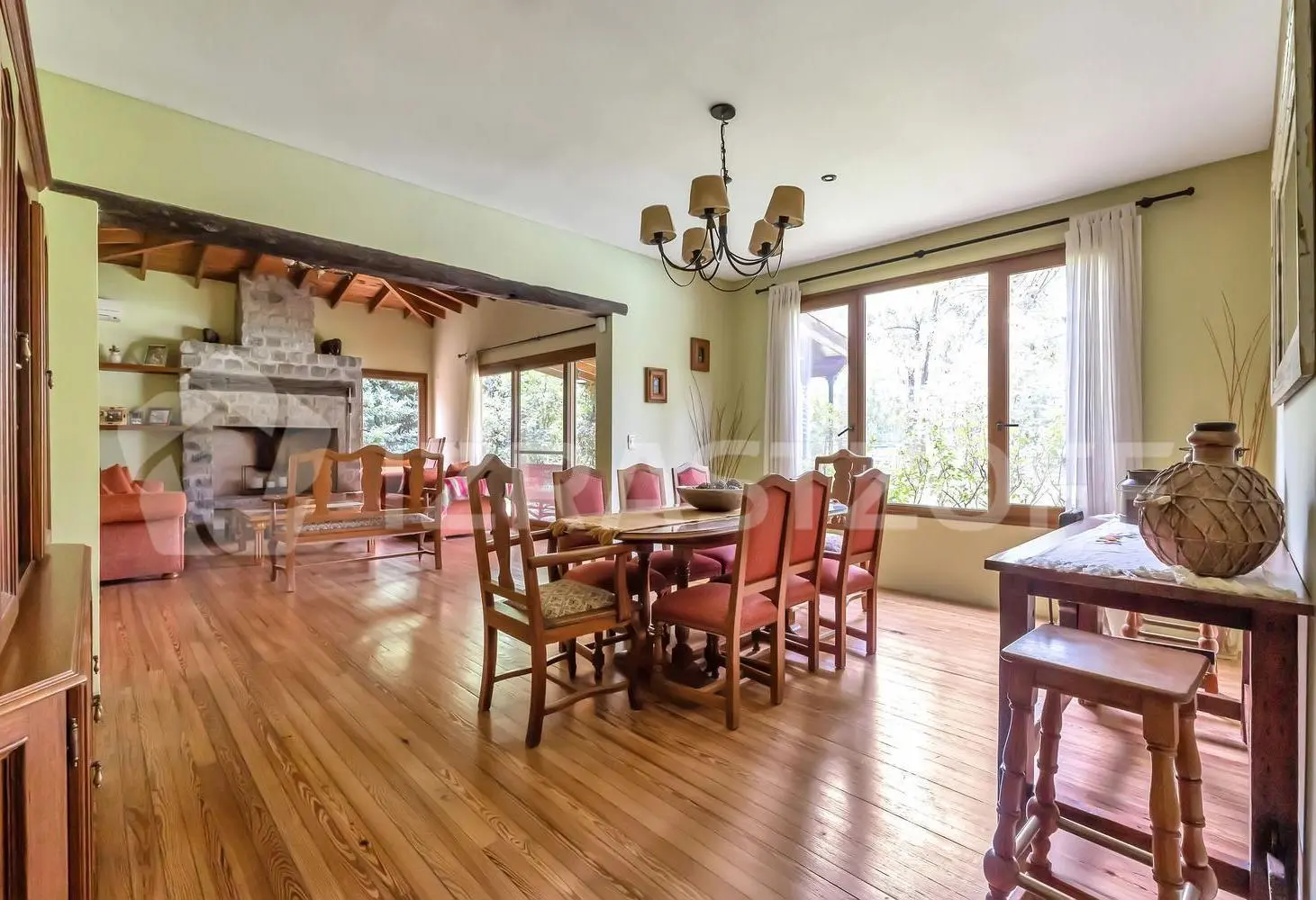 Casa en venta en Ayres de Pilar 4 dormitorios, jardin y pileta 2