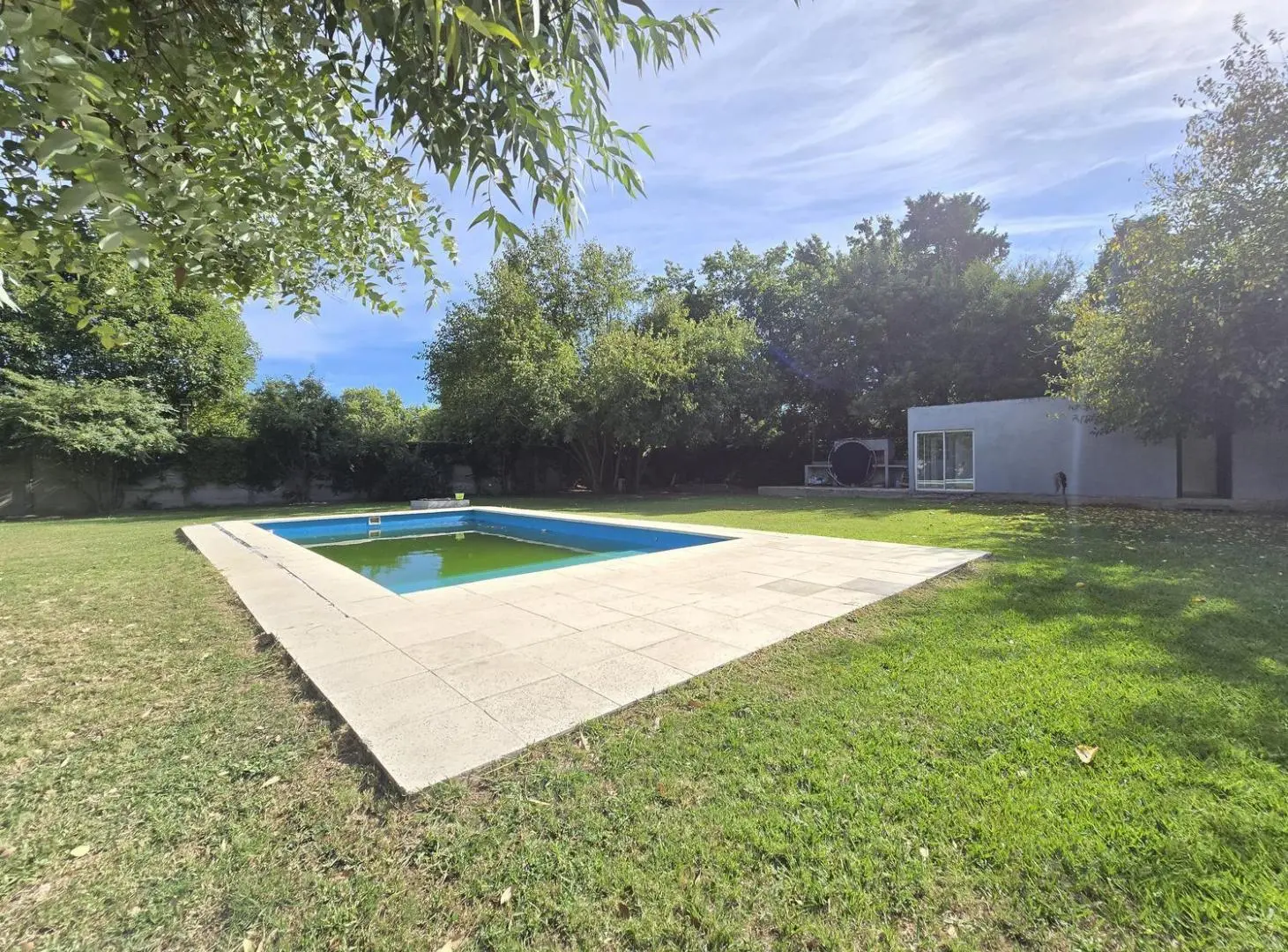 Terreno en venta con departamento de 2amb y pileta 3