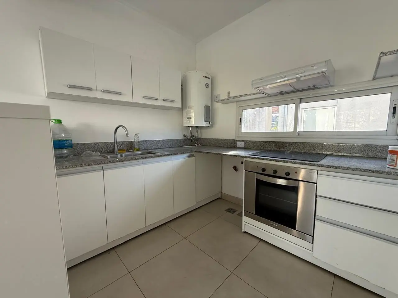 Departamento en alquiler anual Barrio Sendero, Nordelta Tres ambientes 5