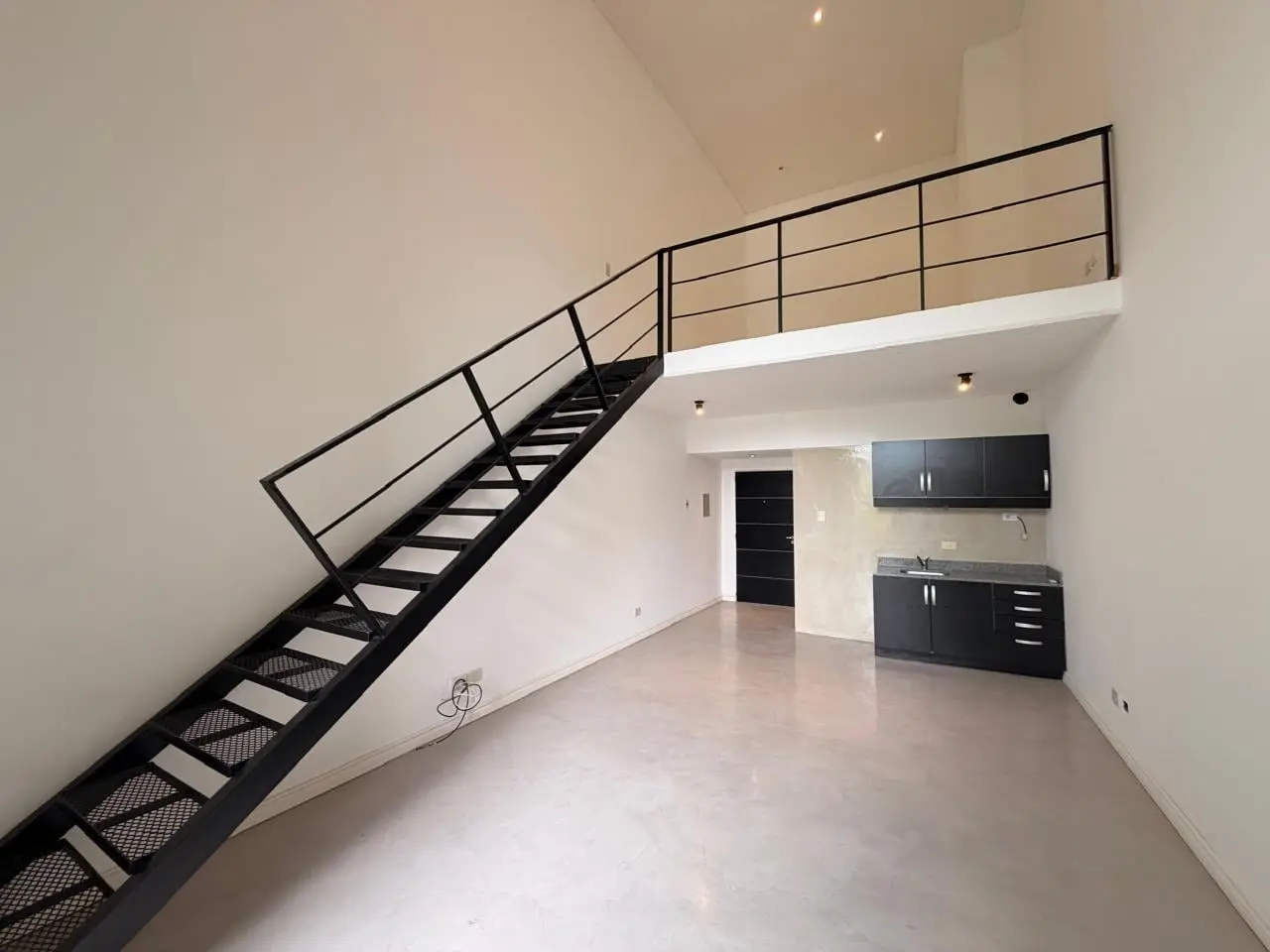Departamento en alquiler en segundo piso con gran orientación en Ayres Loft 1