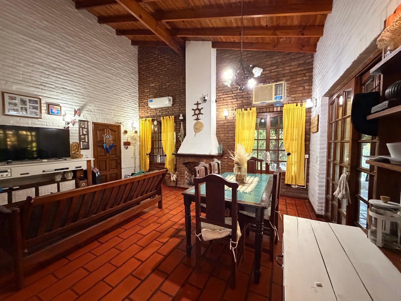 Foto de Casa en ALQUILER CON MUEBLES sobre doble lote central en CC Larena, imagen 4