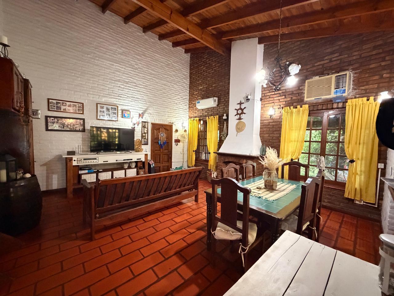 Foto de Casa en ALQUILER CON MUEBLES sobre doble lote central en CC Larena, imagen 3