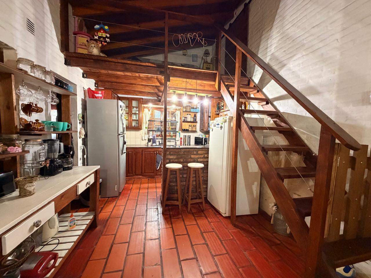 Foto de Casa en ALQUILER CON MUEBLES sobre doble lote central en CC Larena, imagen 3