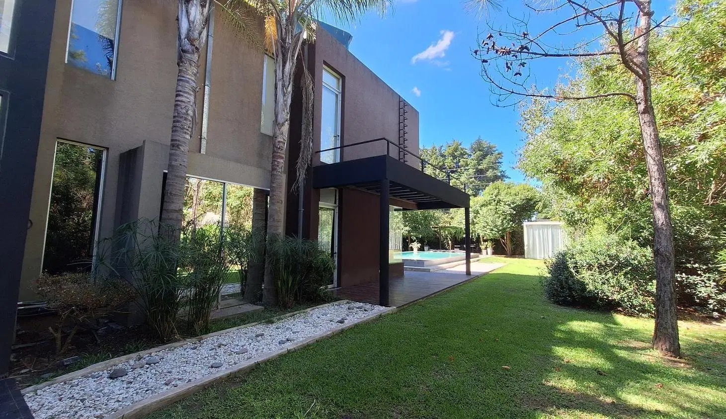 Casa de 5 ambientes en Alquiler en Barrio Cerrado La Montura 4