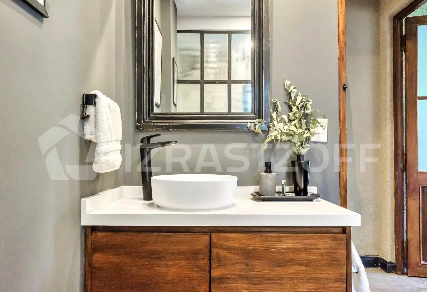 Casa de diseño en Altos del Barranco con cuarto en Planta baja 5