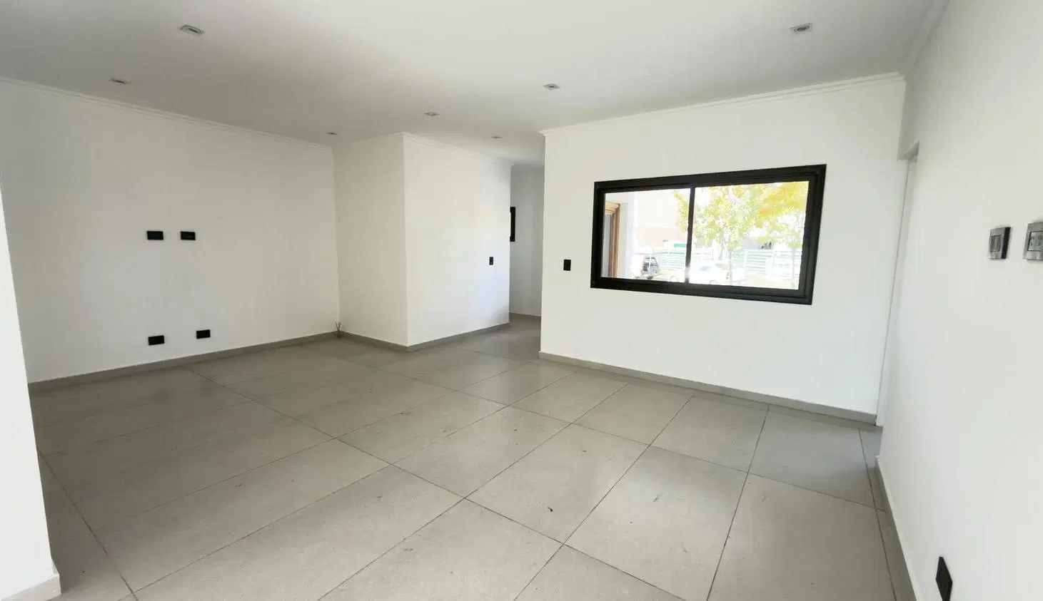 Casa a estrenar en  San Pablo sobre lote central con 5 dormitorios 4