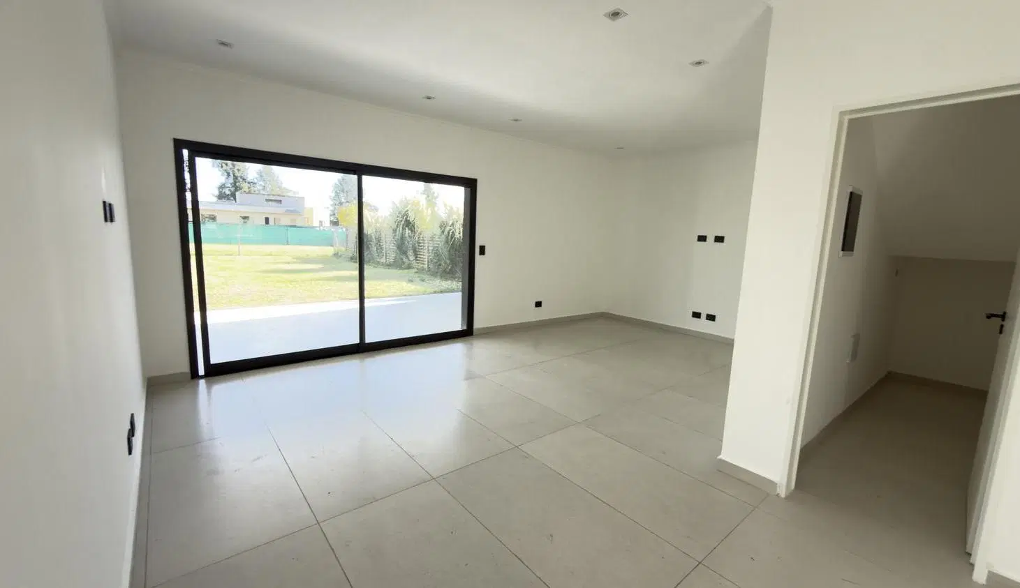Casa a estrenar en  San Pablo sobre lote central con 5 dormitorios 5