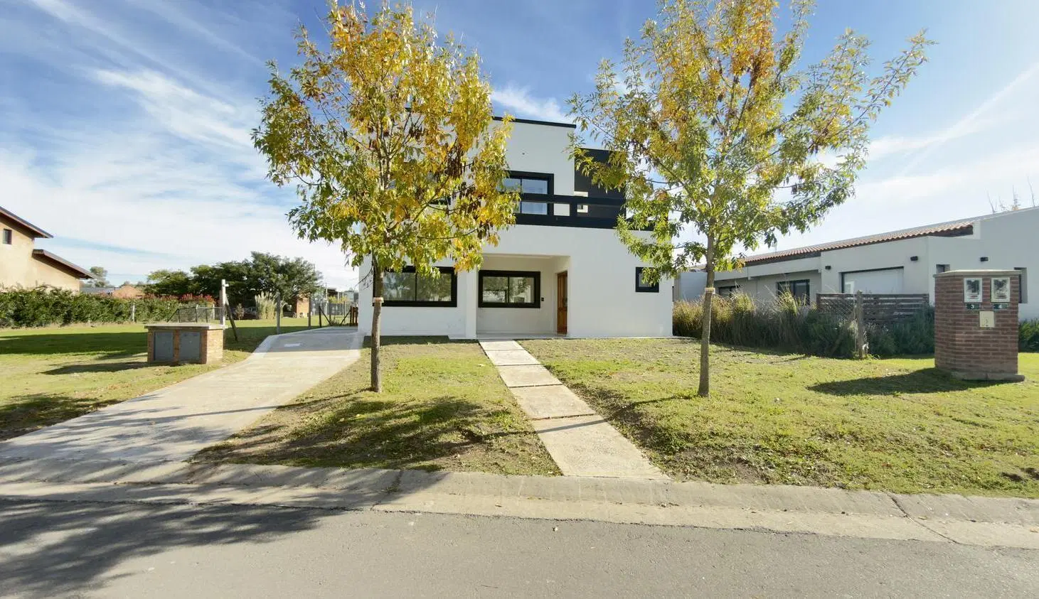 Casa a estrenar en  San Pablo sobre lote central con 5 dormitorios 3