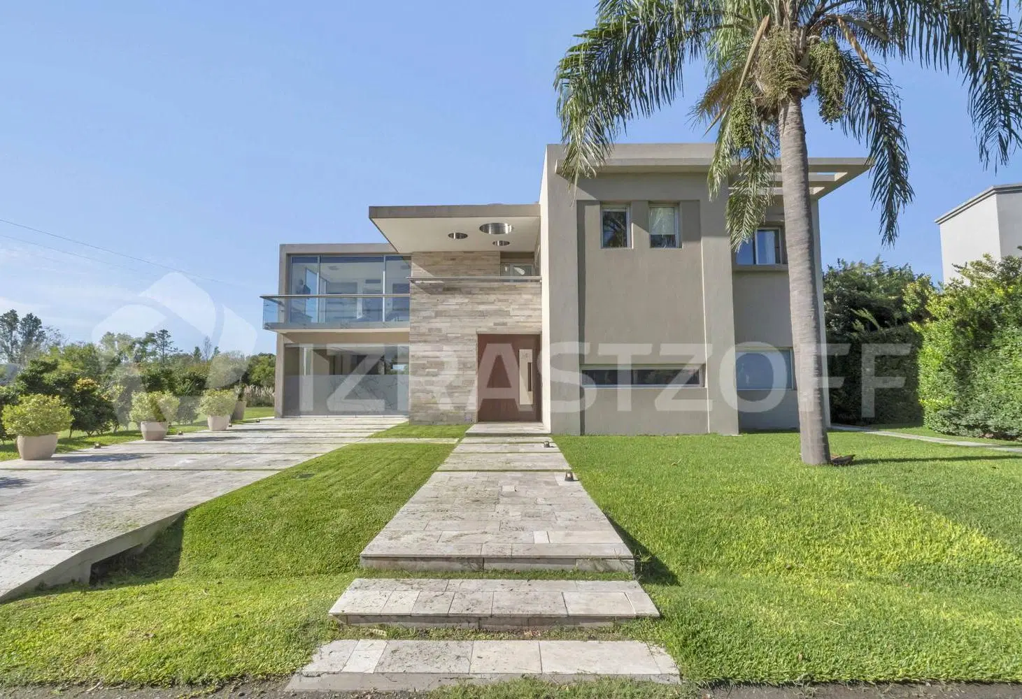 Casa en venta en Los Pilares de primer nivel, amoblada y equipada 3