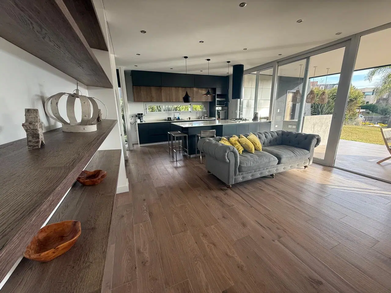 Casa en venta y/o alquiler, 4 dorimitorios. Cabos del Lago.Nordelta. A la laguna 4