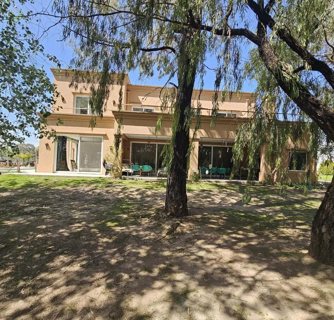 Casa en  alquiler, 4 dormitorios en Barrio Las Glorietas, Nordelta 2