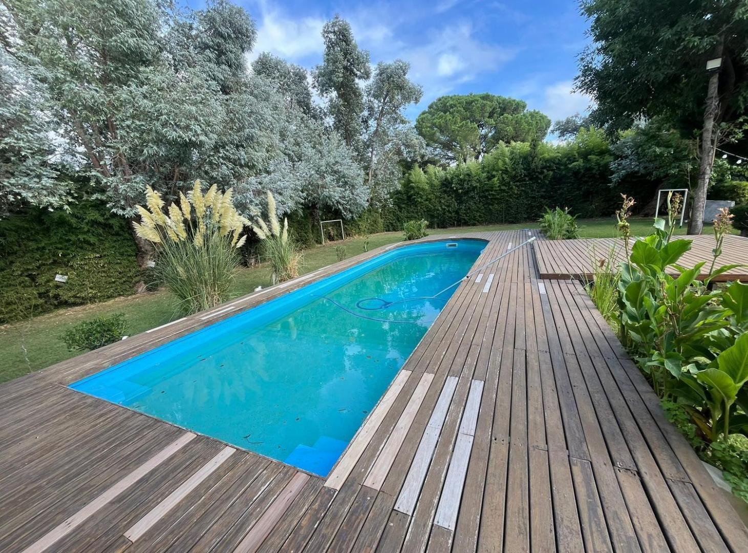 Casa Quinta en Venta de 8 ambientes Villa Rosa