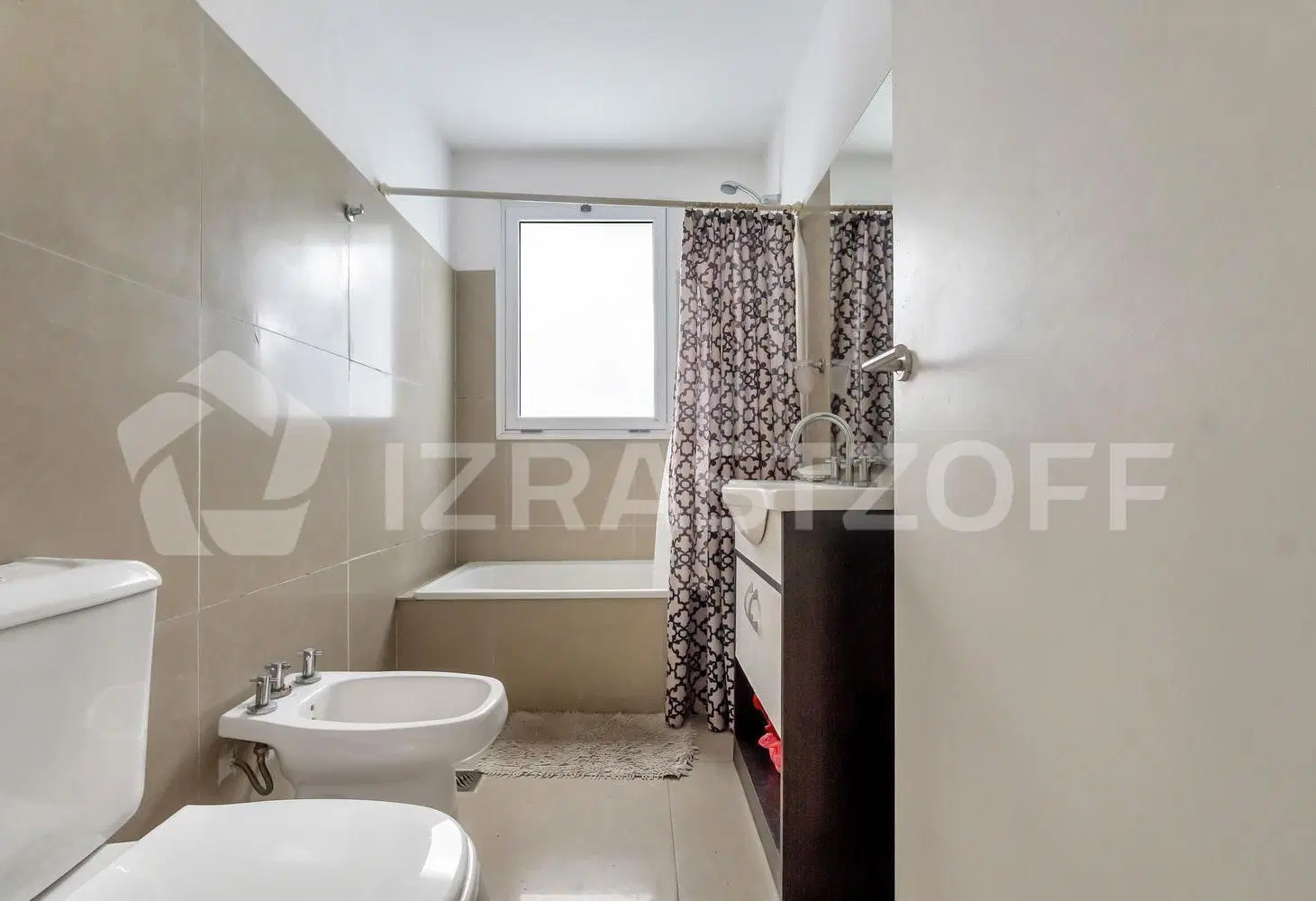 Casa en una planta sobre lote interno con piscina 3