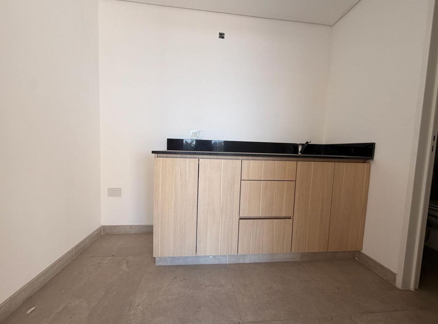 Foto de Oficina en ALQUILER en prestigioso edificio de categoría en la mejor ubicación de Pilar, imagen 4