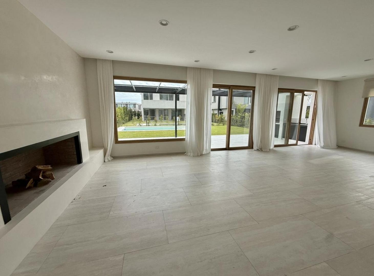 Foto de Casa en venta en Castaños, Nordelta, con 4 dormitorios y pileta, imagen 3