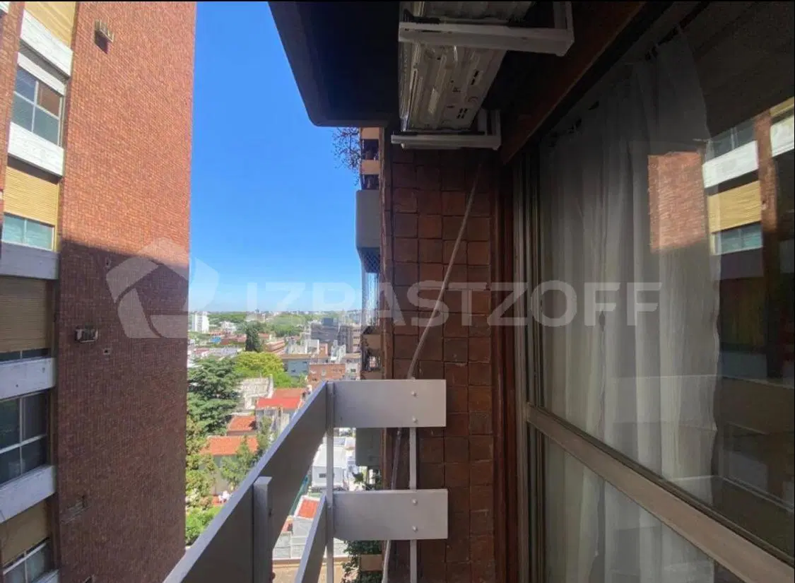 Venta Departamento 3 ambientes con balcón - zona Estación Coghlan 5