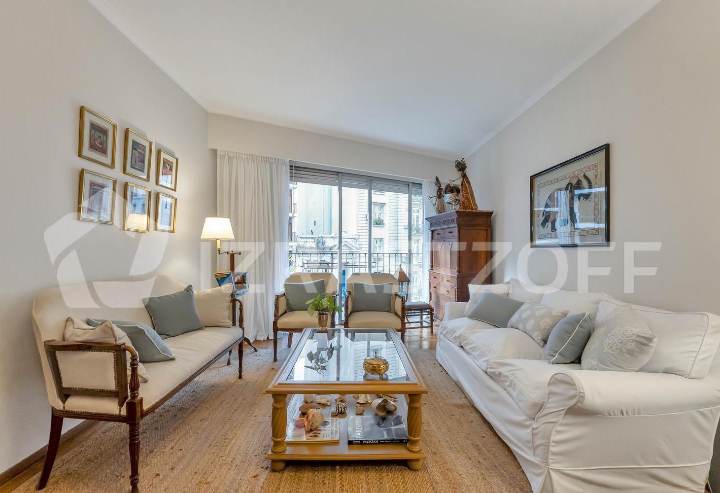 Departamento en venta en Recoleta 4 ambientes - Cochera