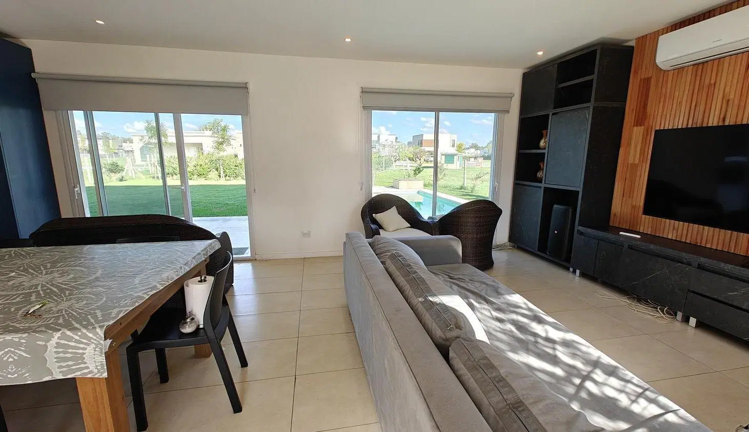 Casa moderna 3 dormitorios con pileta 5