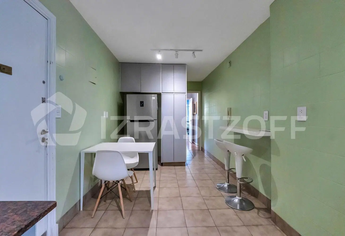Departamento en venta de 4 ambientes en Retiro 8