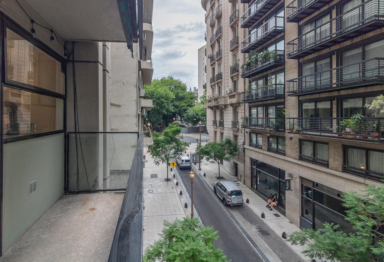 Alquiler Departamento 3 ambientes con balcón al frente Plaza San Martín Retiro