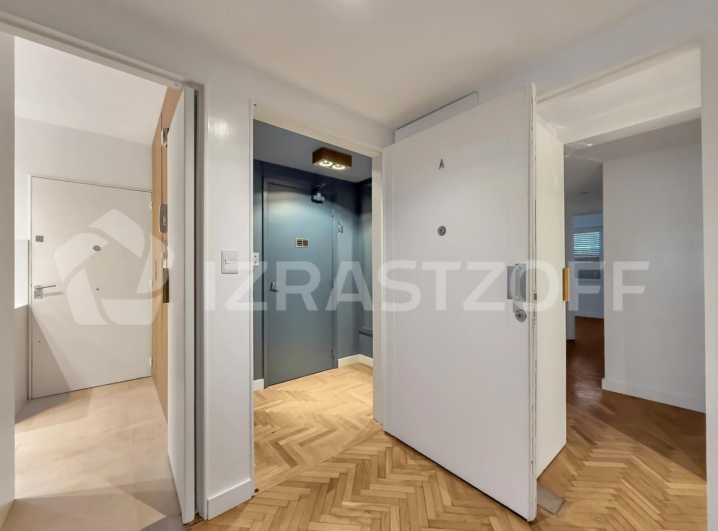 Foto de Departamento de 5 ambientes en venta en Recoleta, piso alto con balcón, imagen 2