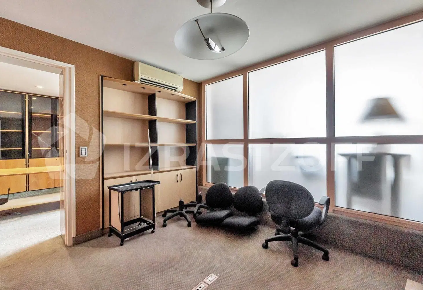 Departamento en venta en Puerto Madero. 4 despachos, sala de reuniones y cochera. 3