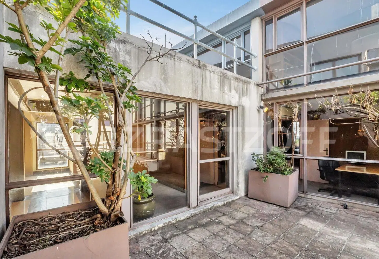 Departamento en venta en Puerto Madero. 4 despachos, sala de reuniones y cochera. 5